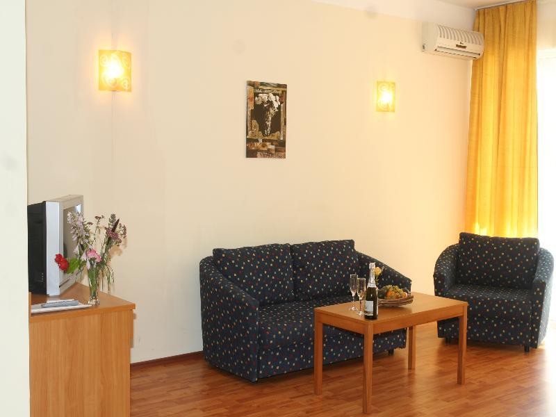 Joya Park Hotel Golden Sands Exterior photo